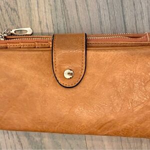 Chic Tan Italian Leather Women's Wallet